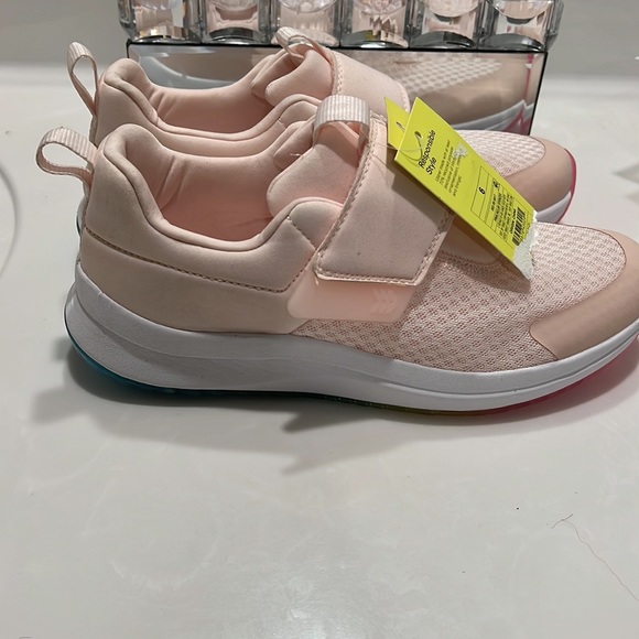 Shoes - Picture 3 of 4